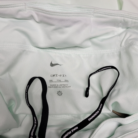 NWT Nike Chicago Marathon 2022 Eclipse Women's 3" Shorts - Picture 7 of 7